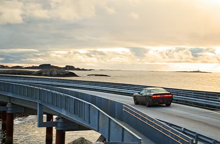 Smart electric vehicles begin to be popularized. 02