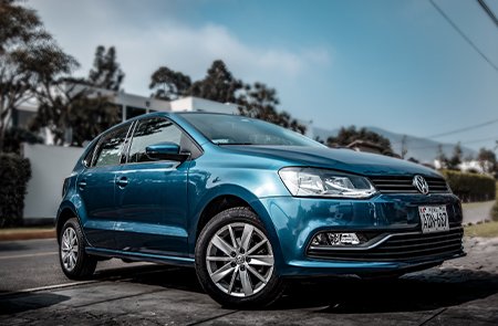 Smart electric vehicles begin to be popularized. 04